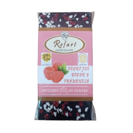 Sinfonía de Sabores: Chocolate Negro 70% con Yogur y Frambuesa